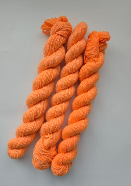 Kinetik- Hand-dyed Yarn Mini Skein (DK, Sock)
